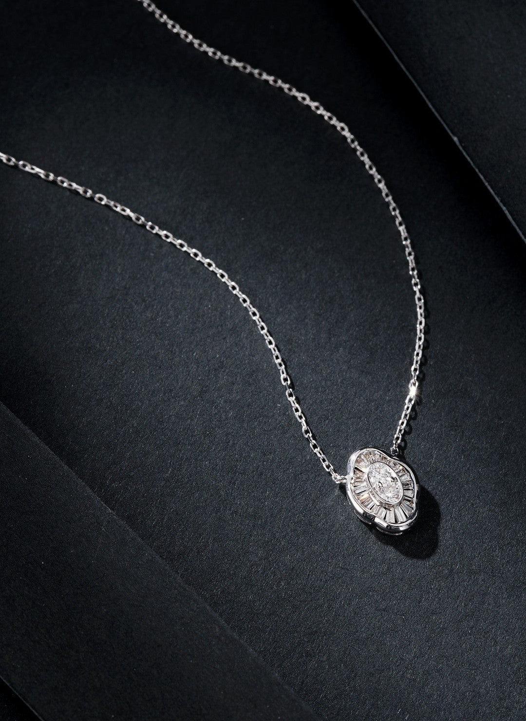 Elegant Auspicious Cloud Pendant Jewelry - White Diamond Pendant