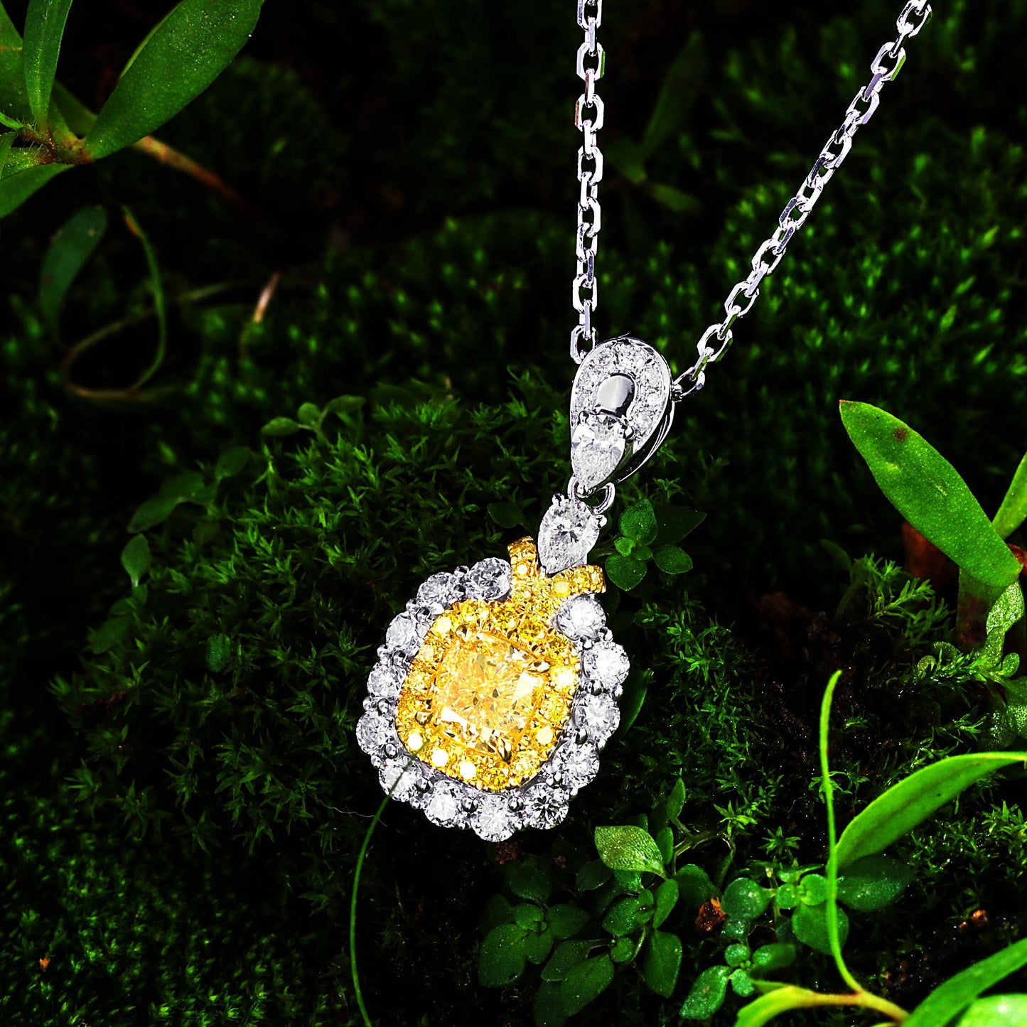 Elegant Cushion-Cut Drop Pendant: Sparkling Jewelry Gem - Yellow Diamond Pendant