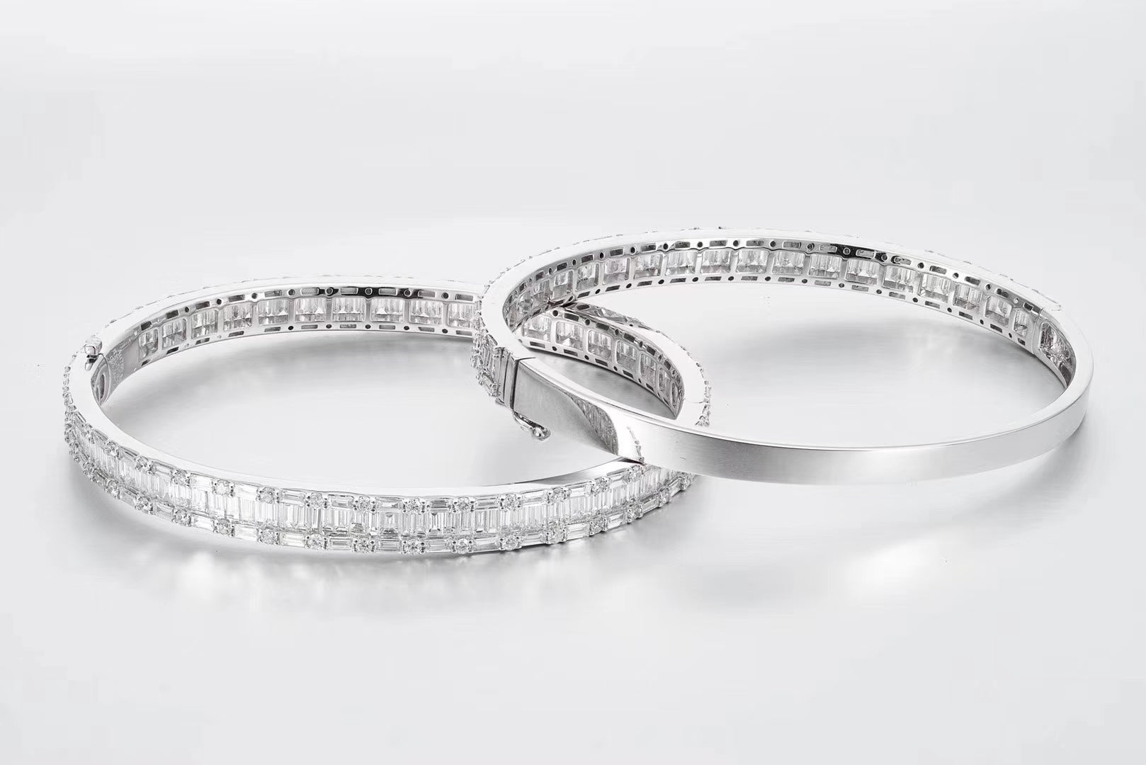 Elegant Diamond Bracelet with Square and Circle Design - Premium Jewelry - White Diamond Bracelet