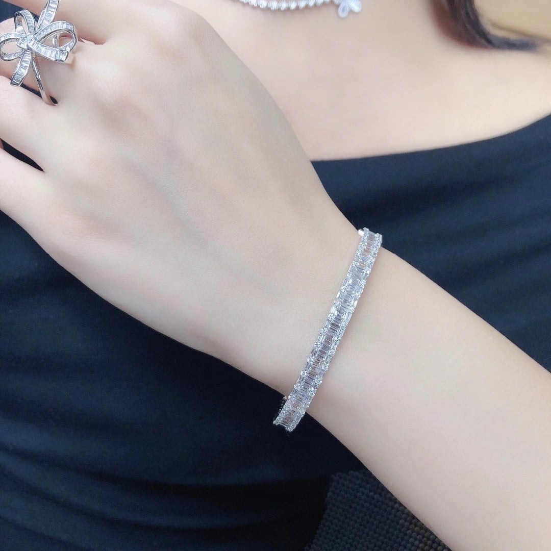 Elegant Diamond Bracelet with Square and Circle Design - Premium Jewelry - White Diamond Bracelet