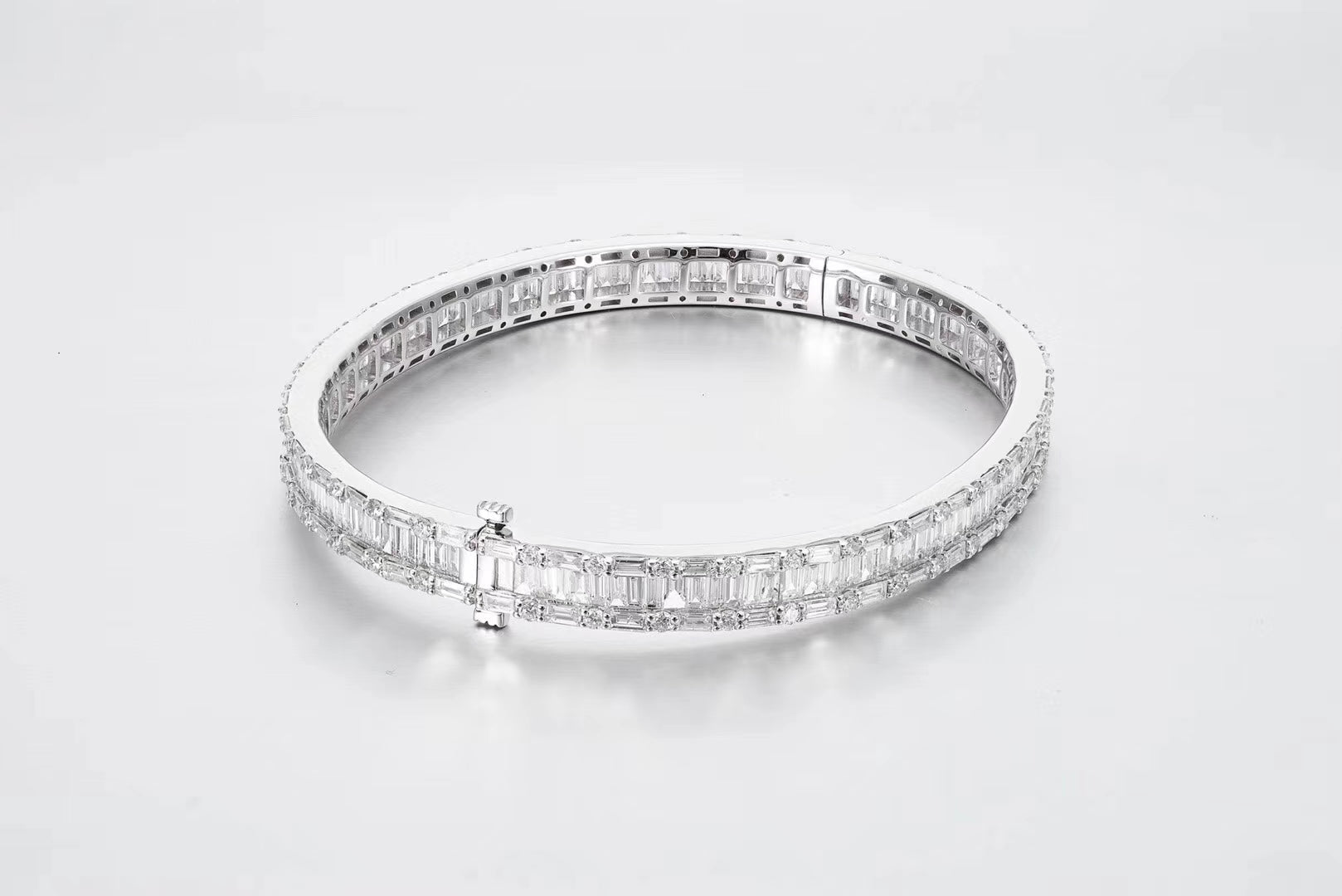 Elegant Diamond Bracelet with Square and Circle Design - Premium Jewelry - White Diamond Bracelet