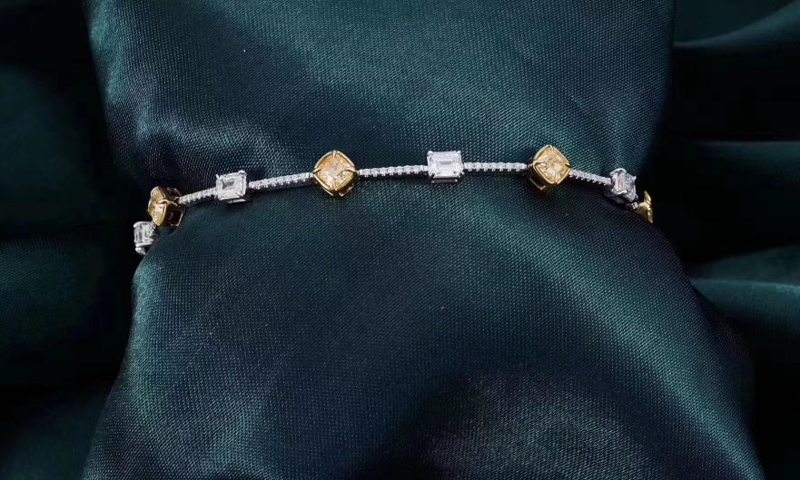 Elegant Emerald and Diamond Bracelet - Fine Jewelry Collection - Yellow Diamond Bracelet