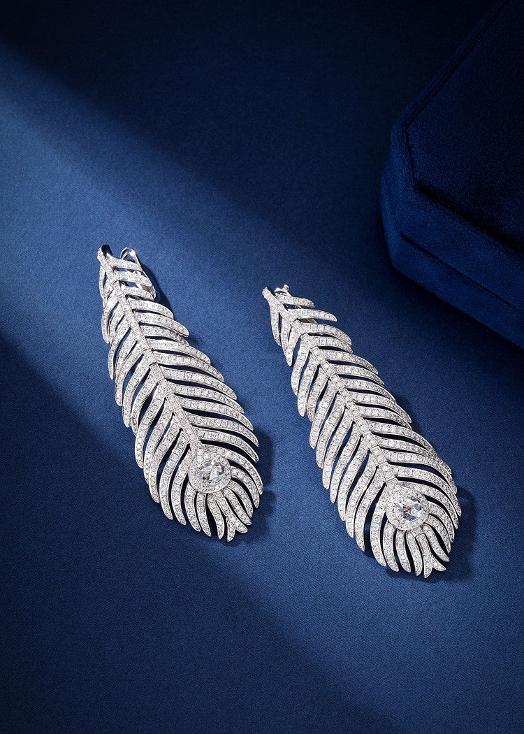 Elegant Feather Earrings in Luxurious Design - Premium Jewelry - Jeweler.Jewelry