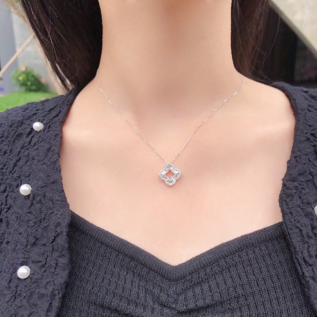 Elegant Four-Leaf Pendant Jewelry: A Sparkling Gem - White Diamond Pendant