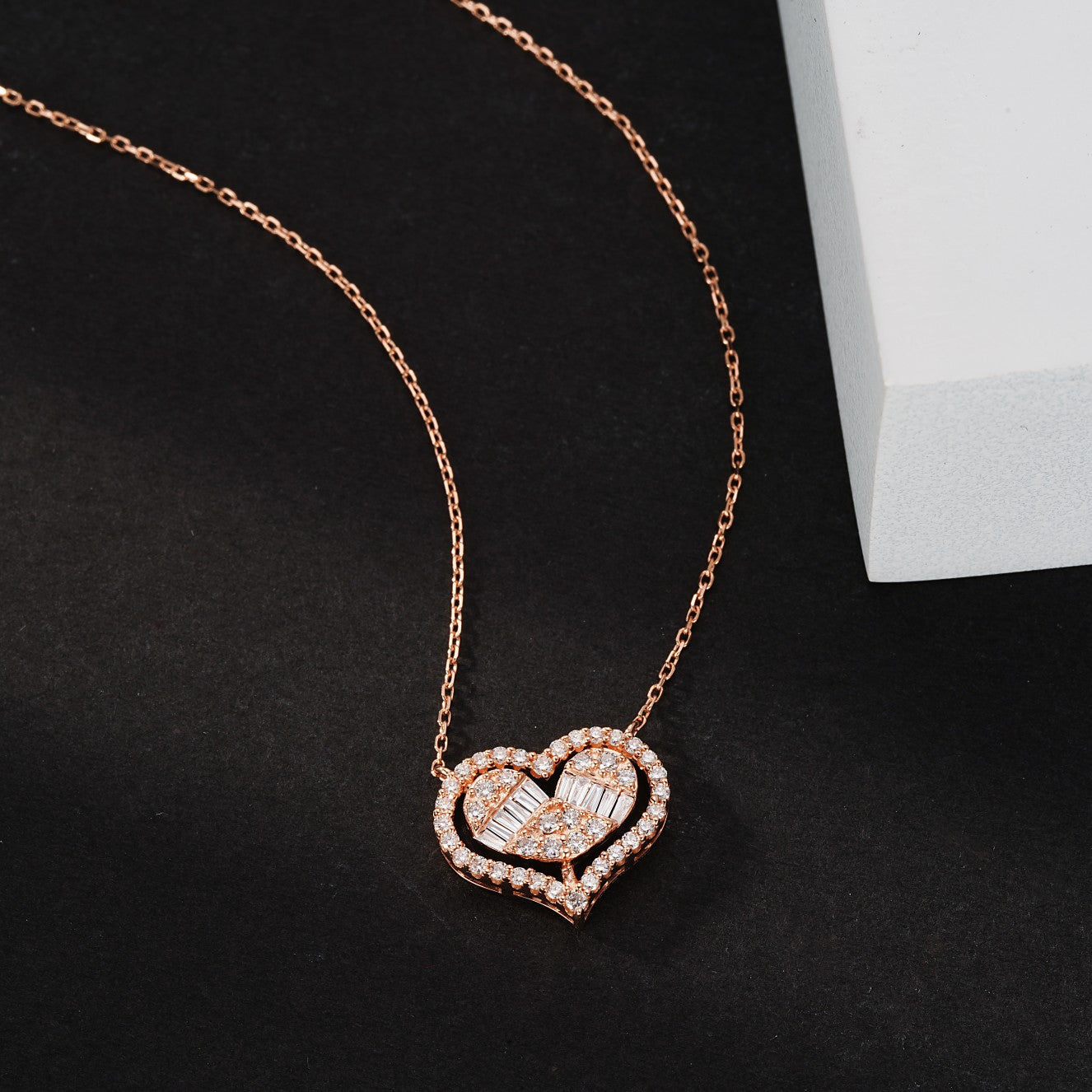 Elegant Heart-Shaped Diamond Jewelry Set - A Must-Have for Every Jewelry Collection - White Diamond Pendant