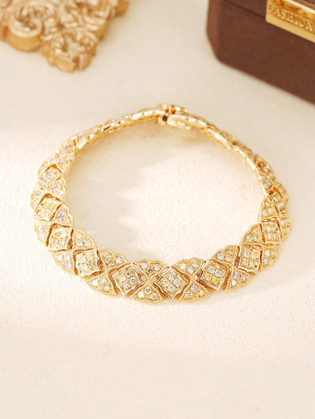 Elegant Isosceles Triangle Diamond-Shaped Bracelet - Fine Jewelry - Yellow Diamond Bracelet