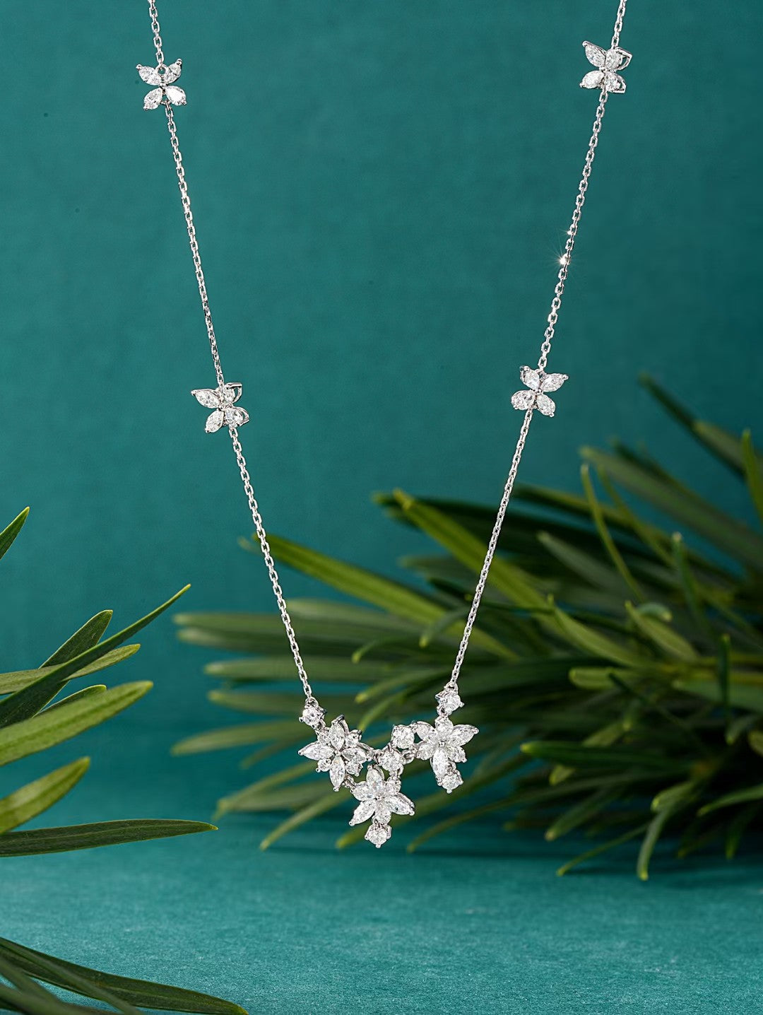 Elegant Marquise-Cut Three-Flower Pendant Set Jewelry - White Diamond Necklace