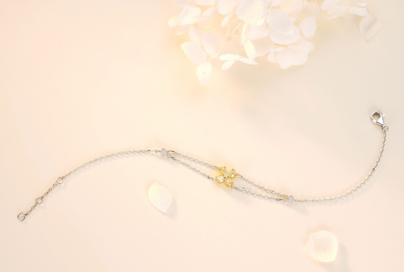 Elegant Oval Four-Leaf Diamond Bracelet - Premium Jewelry - Yellow Diamond Bracelet