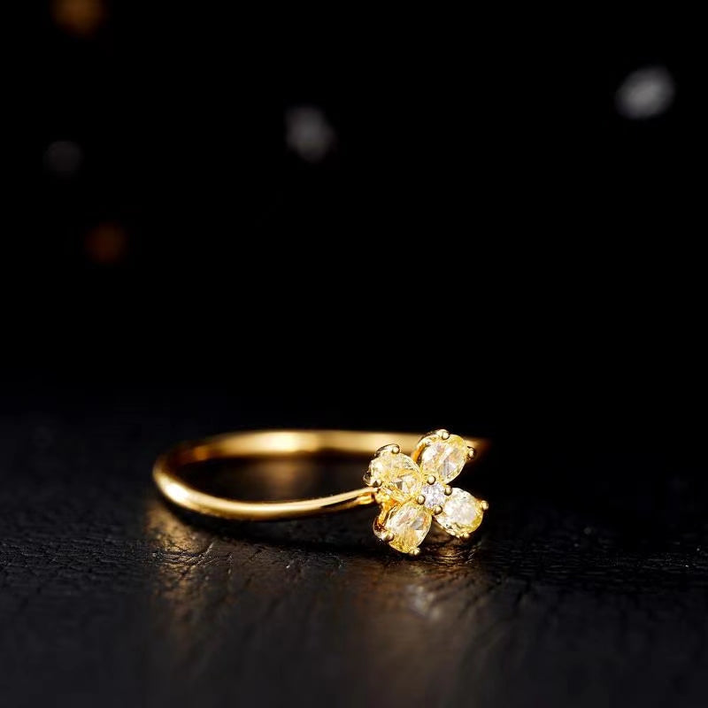 Elegant Oval Four-Leaf Diamond Ring - Premium Jewelry Collection - Yellow Diamond Pendant