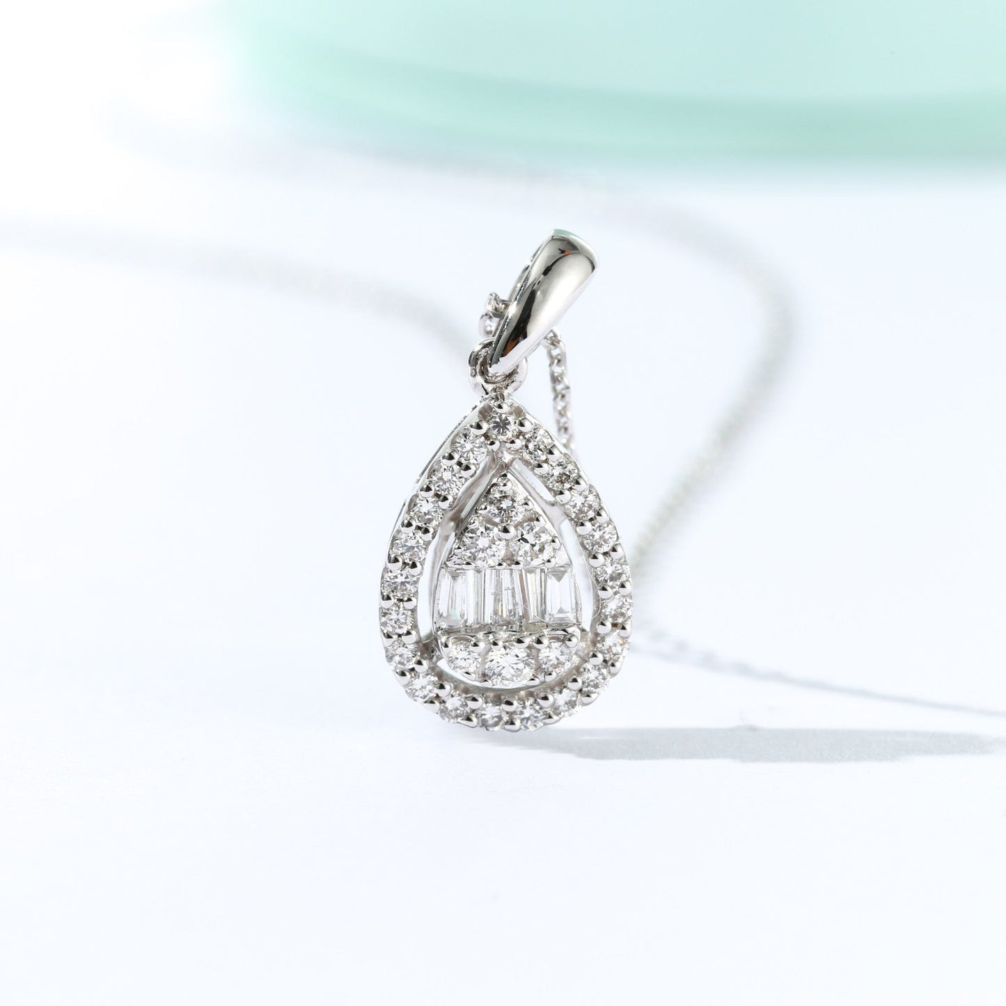 Elegant Round T-Shape Drop Pendant Jewelry - White Diamond Pendant