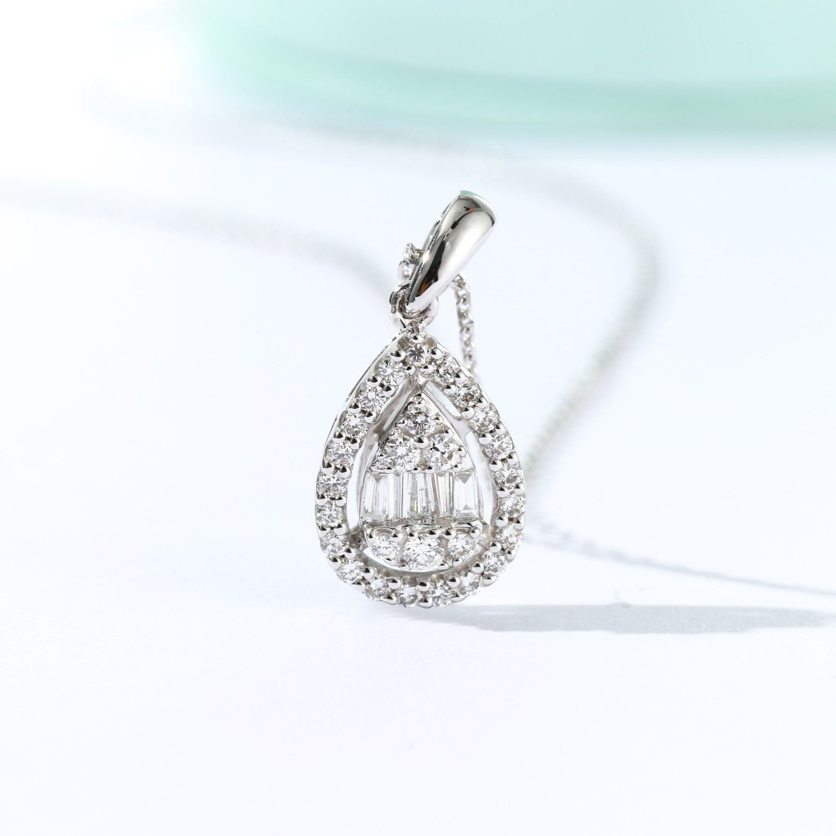 Elegant Round T-Shape Drop Pendant Jewelry - White Diamond Pendant