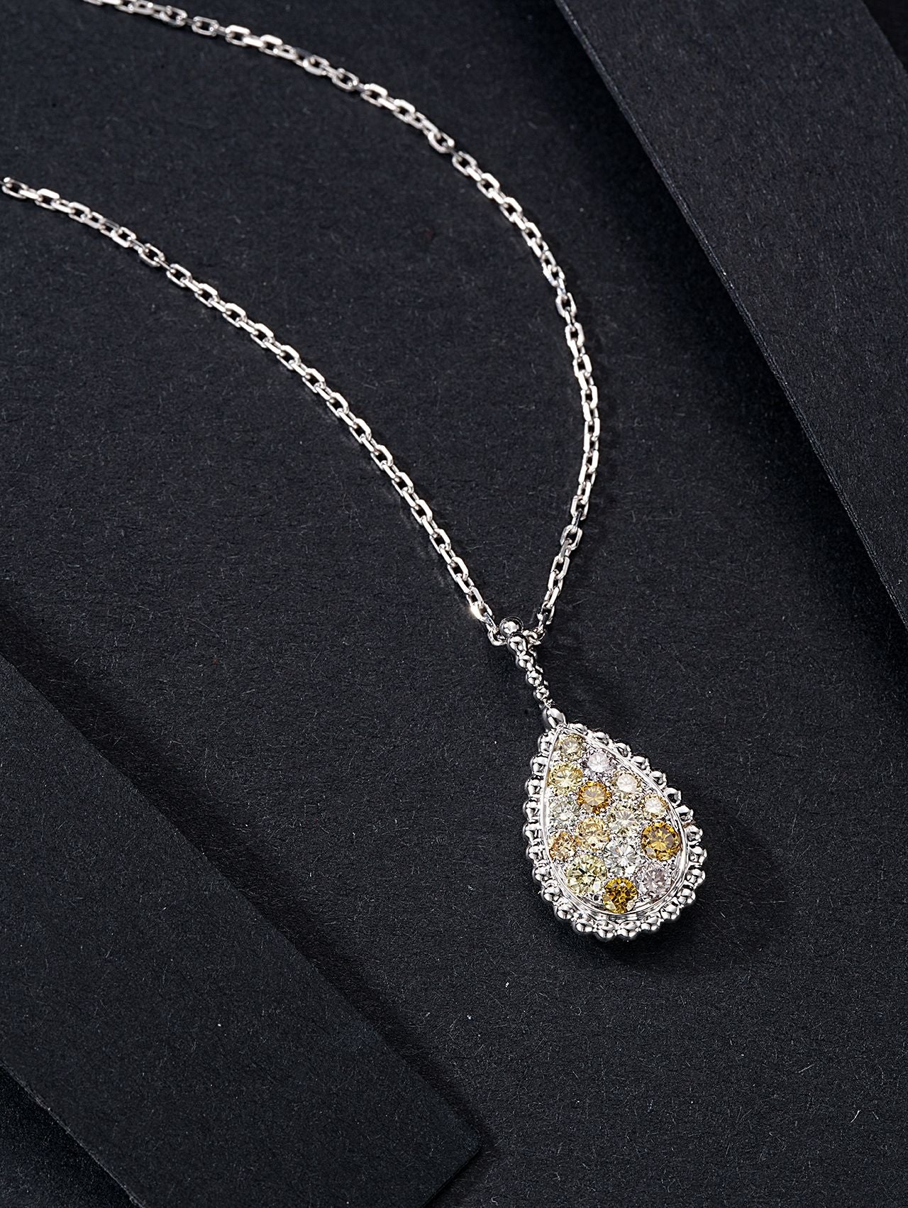 Elegant Teardrop-Shaped Jewelry Pendant - A Must-Have Gem - White Diamond Pendant