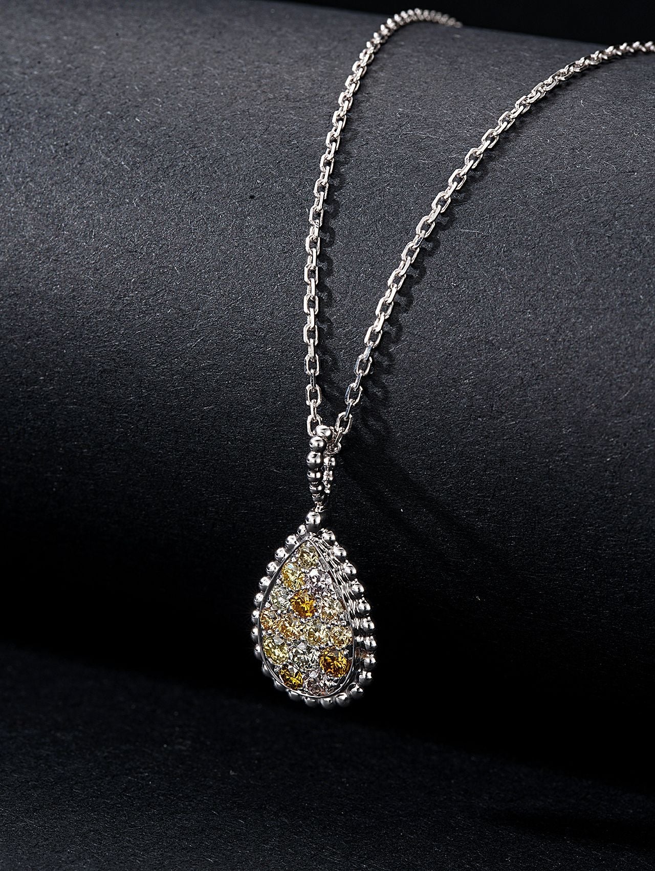 Elegant Teardrop-Shaped Jewelry Pendant - A Must-Have Gem - White Diamond Pendant