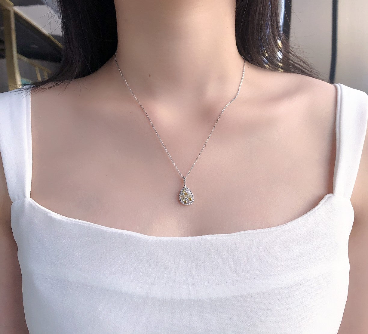 Elegant Teardrop-Shaped Jewelry Pendant - A Must-Have Gem - White Diamond Pendant