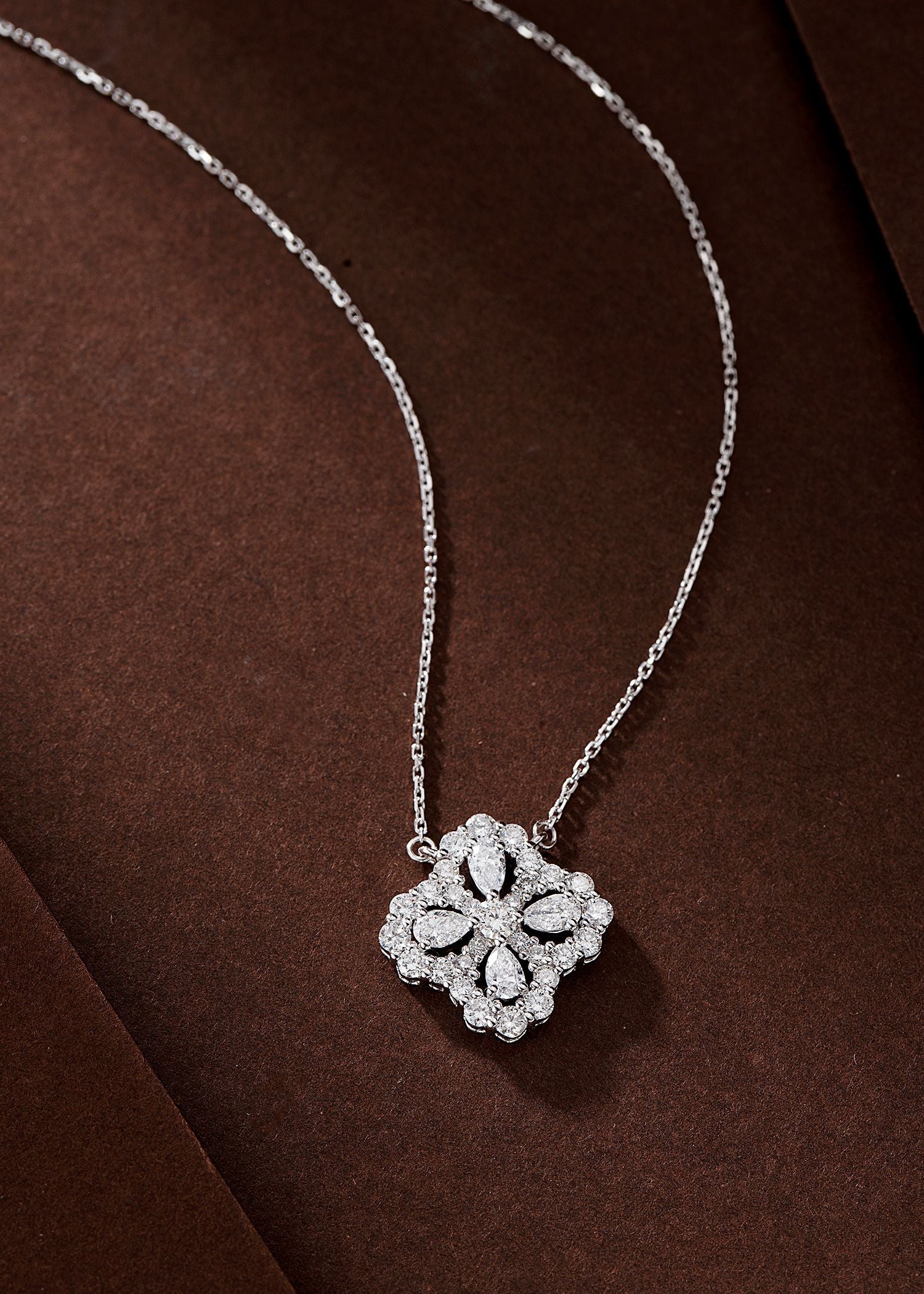 Elegant Water Drop Four-Leaf Pendant Jewelry - White Diamond Pendant