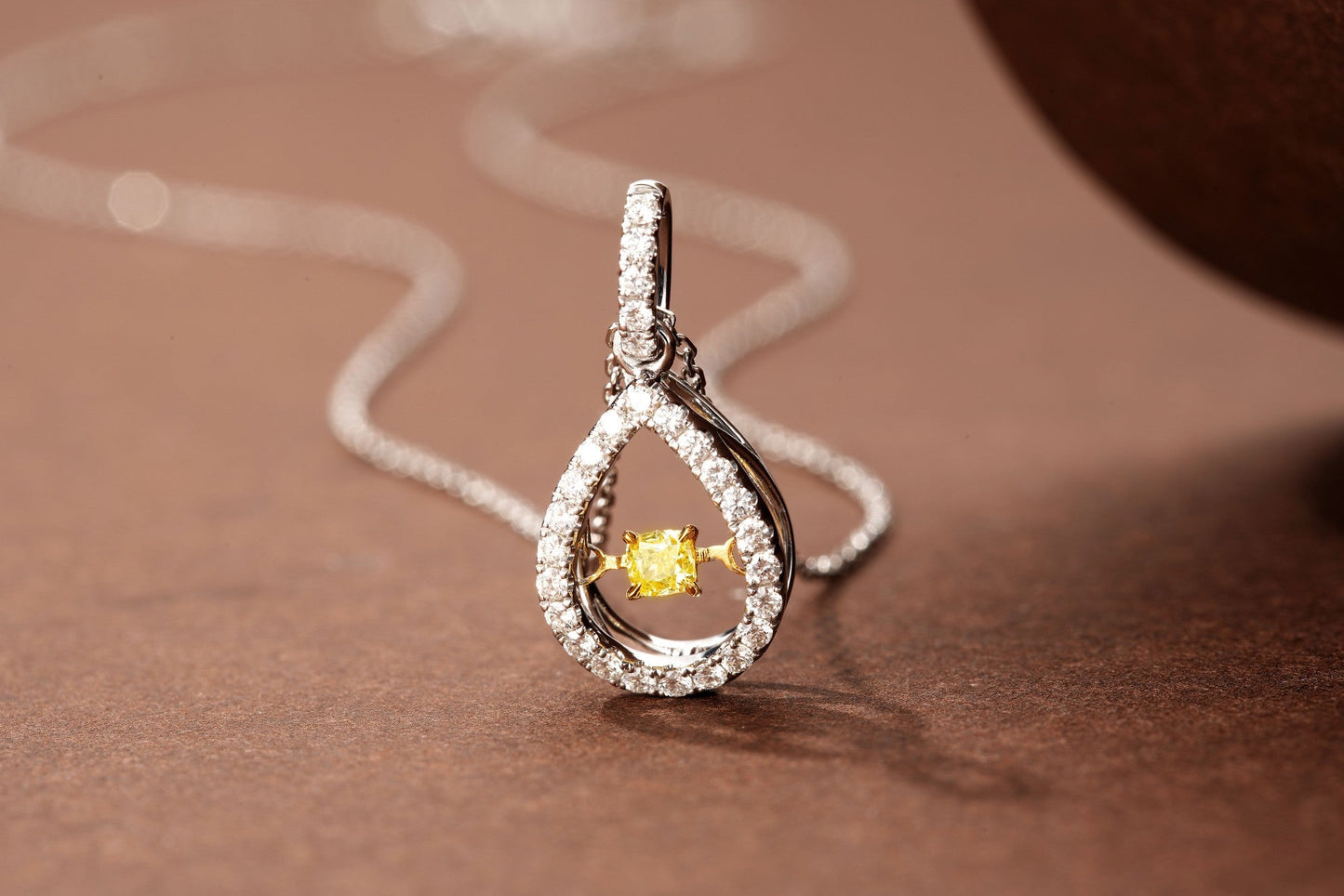 Elegant Water Drop Pendant Jewelry - Yellow Diamond Pendant