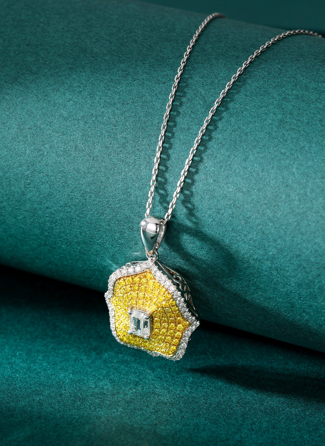 Emerald and Yellow Diamond Pendant - Exquisite Jewelry Piece - Yellow Diamond Pendant