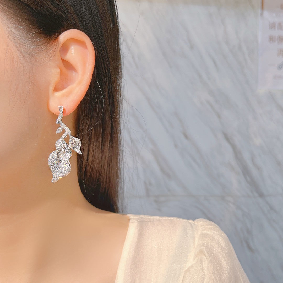 Enchanting Leaf Earrings in Jewelry Collection - Jeweler.Jewelry