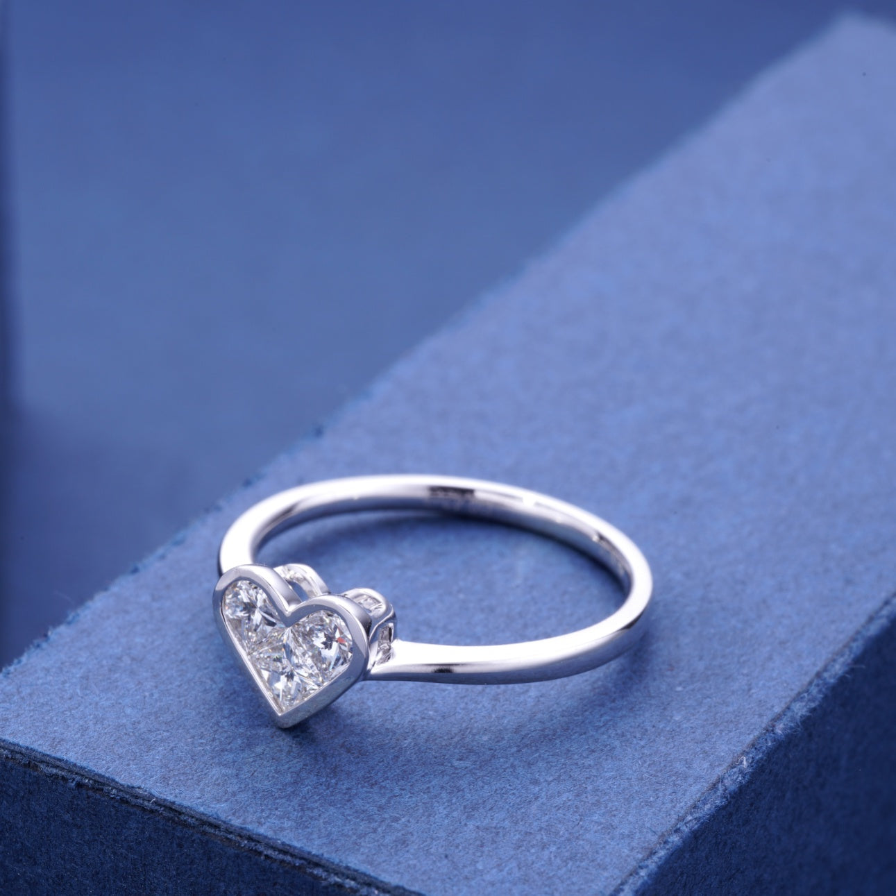 Endless Heart-Shaped Ring - Premium Jewelry Collection - White Diamond Ring