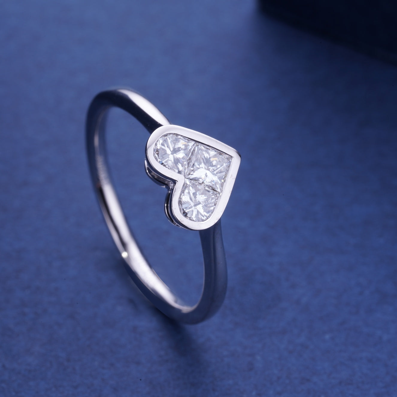 Endless Heart-Shaped Ring - Premium Jewelry Collection - White Diamond Ring