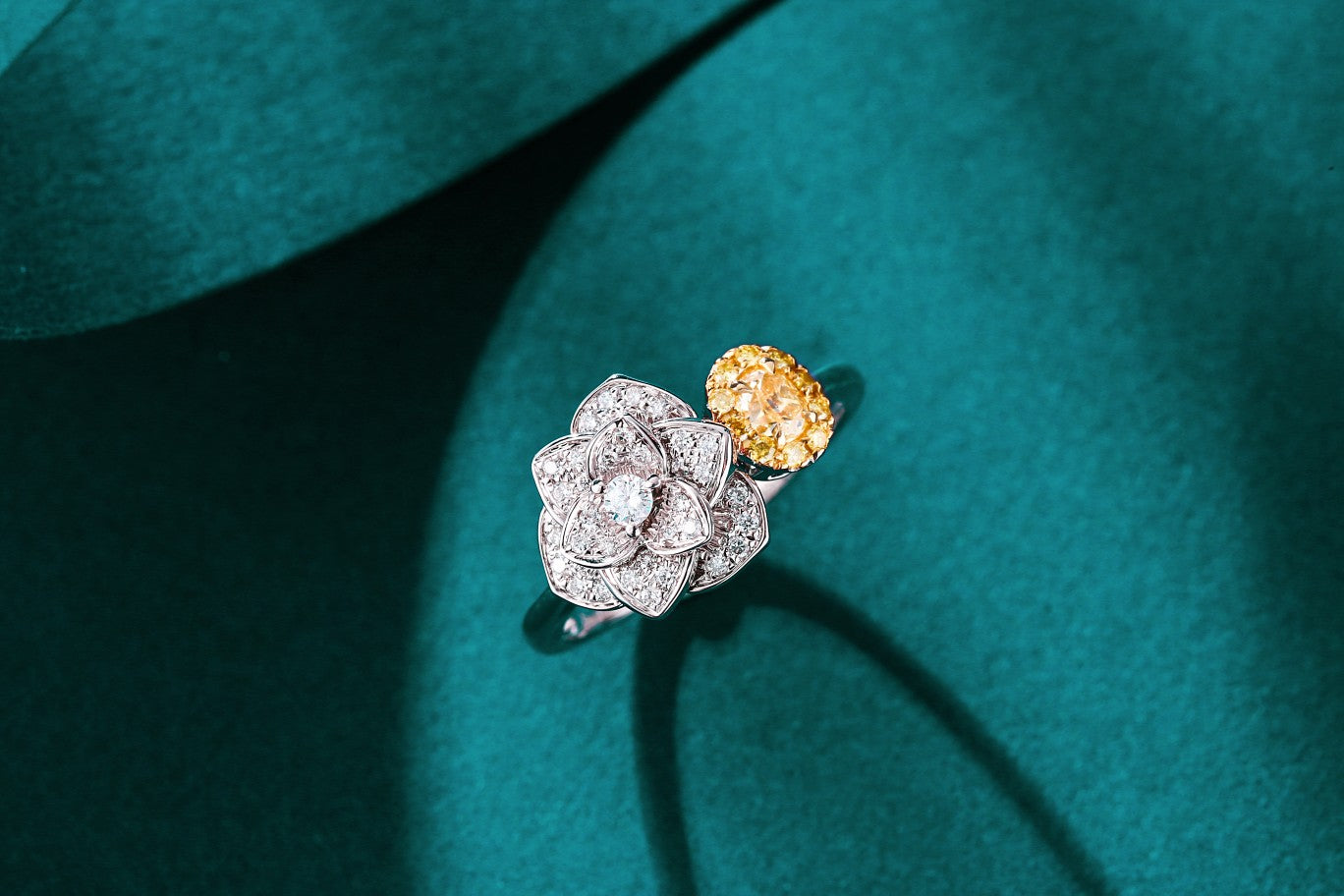 Exclusive Marquise Diamond Ring in Yellow Gold - Fine Jewelry - Yellow Diamond Ring