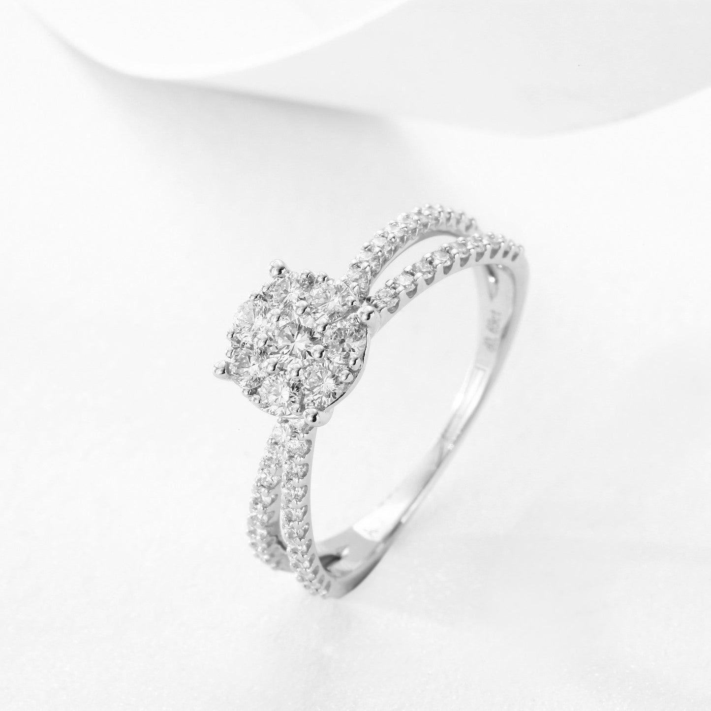 Exquisite 0.71ct Diamond Seven-Stone Arm-Style Ring in Jewelry Collection - White Diamond Ring