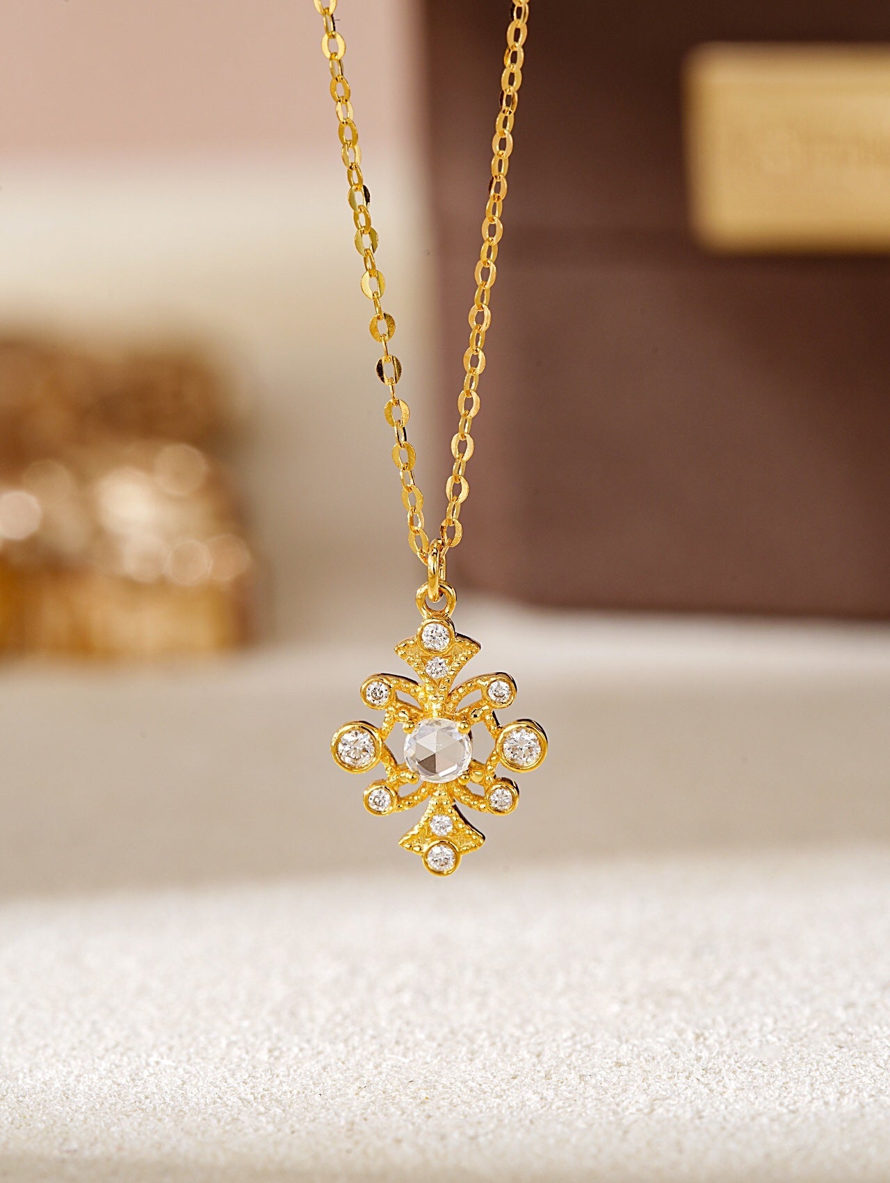 Exquisite Antique-Style Dewdrop Pendant with Diamond - Fine Jewelry - White Diamond Pendant