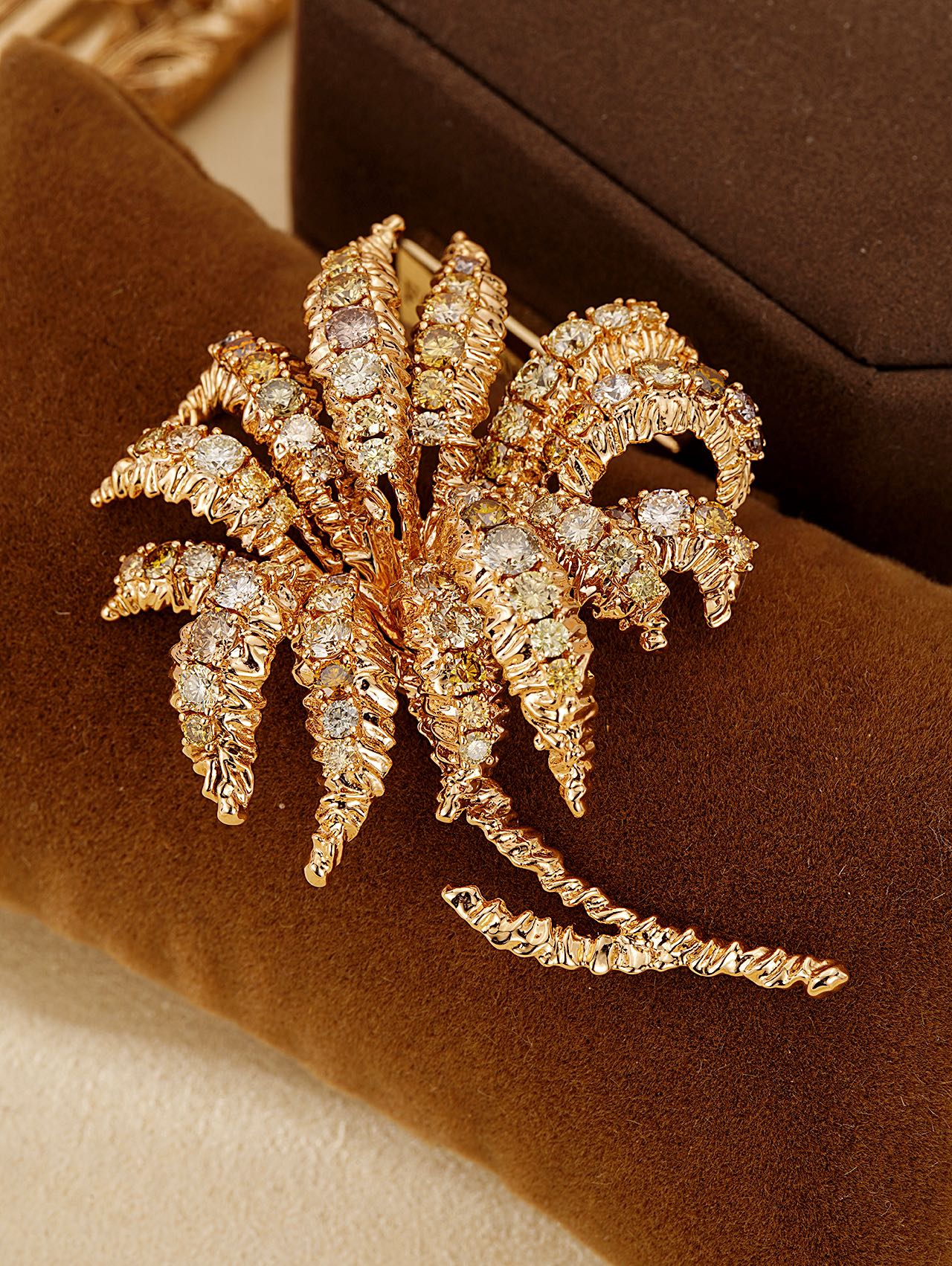 Exquisite Diamond and Sapphire Palm Tree Brooch - Luxury Jewelry - Brooch