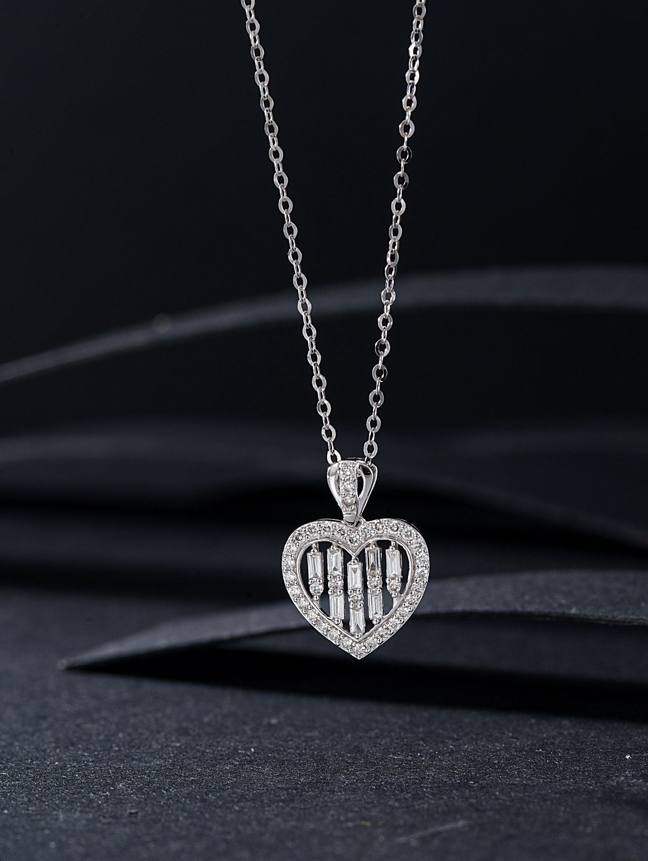 Exquisite Diamond Heart Pendant Jewelry - White Diamond Pendant