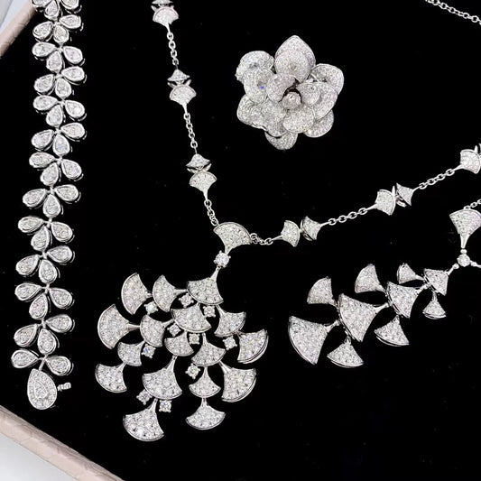 Exquisite Diamond Jewelry Set: Fan-Inspired Elegance - White Diamond Set System