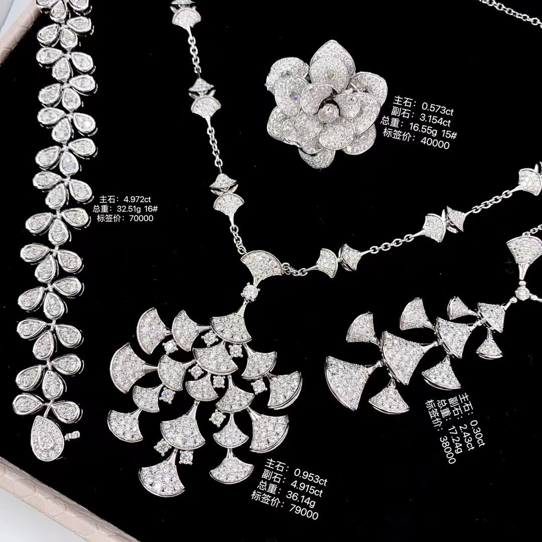 Exquisite Diamond Jewelry Set: Fan-Inspired Elegance - White Diamond Set System