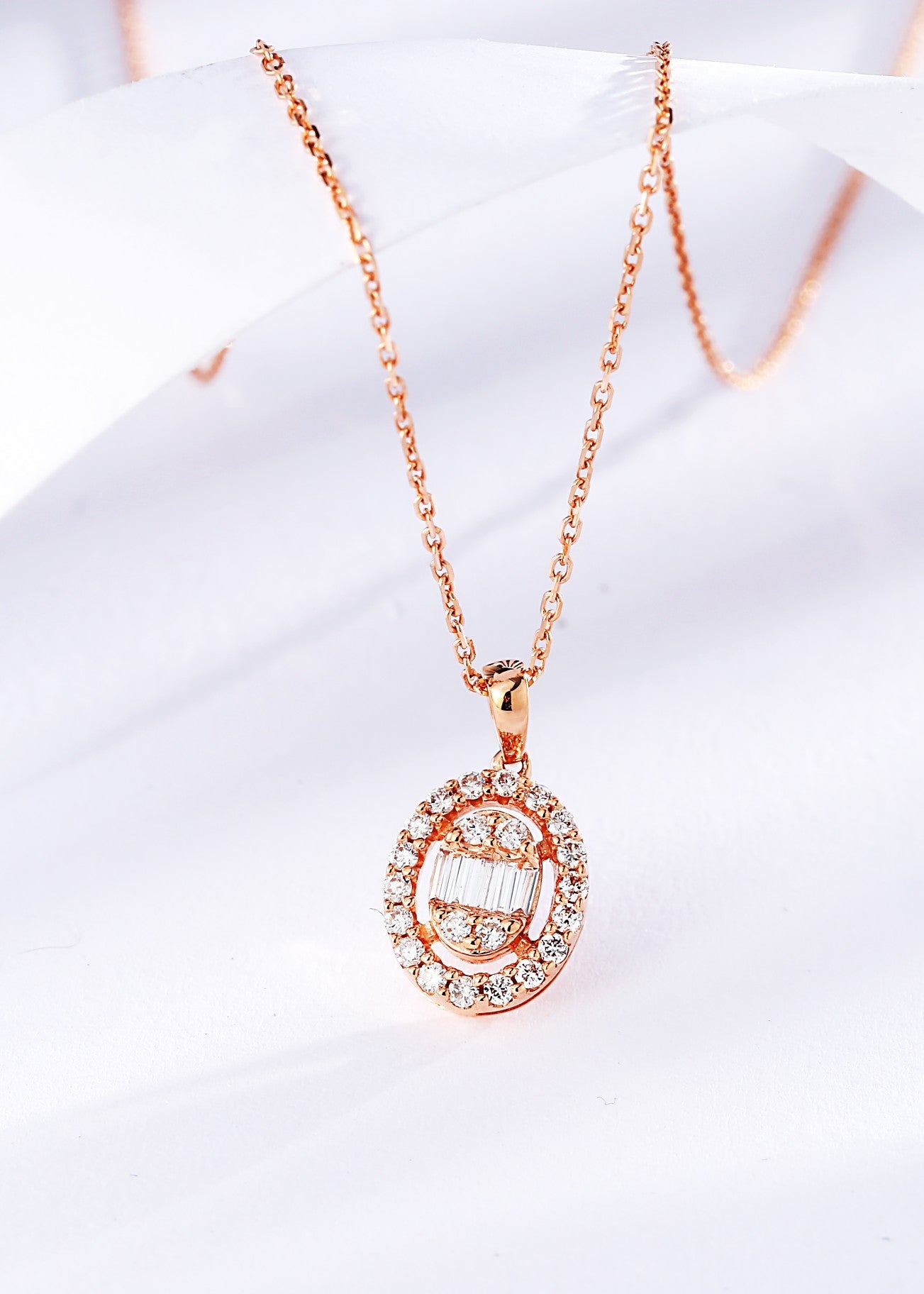 Exquisite Diamond Pendant: Elliptical Shape Jewelry - White Diamond Pendant