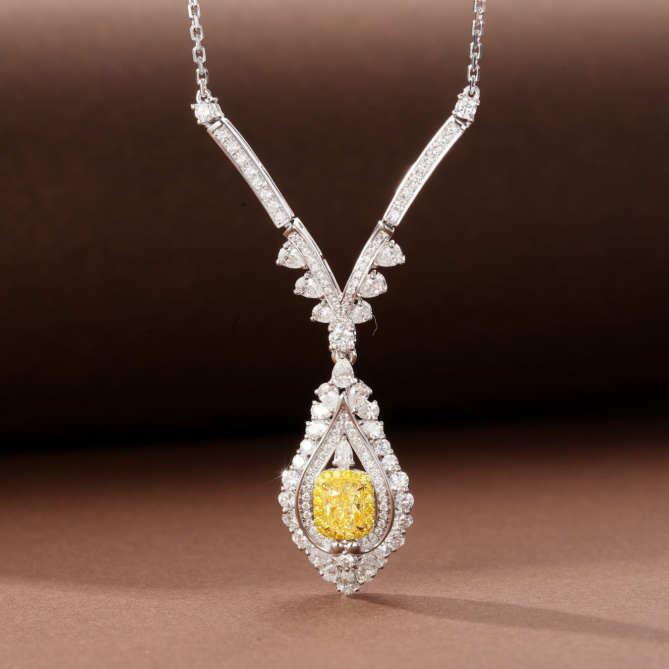 Exquisite Diamond Seagull Vase Pendant Set - Luxury Jewelry - Yellow Diamond Pendant