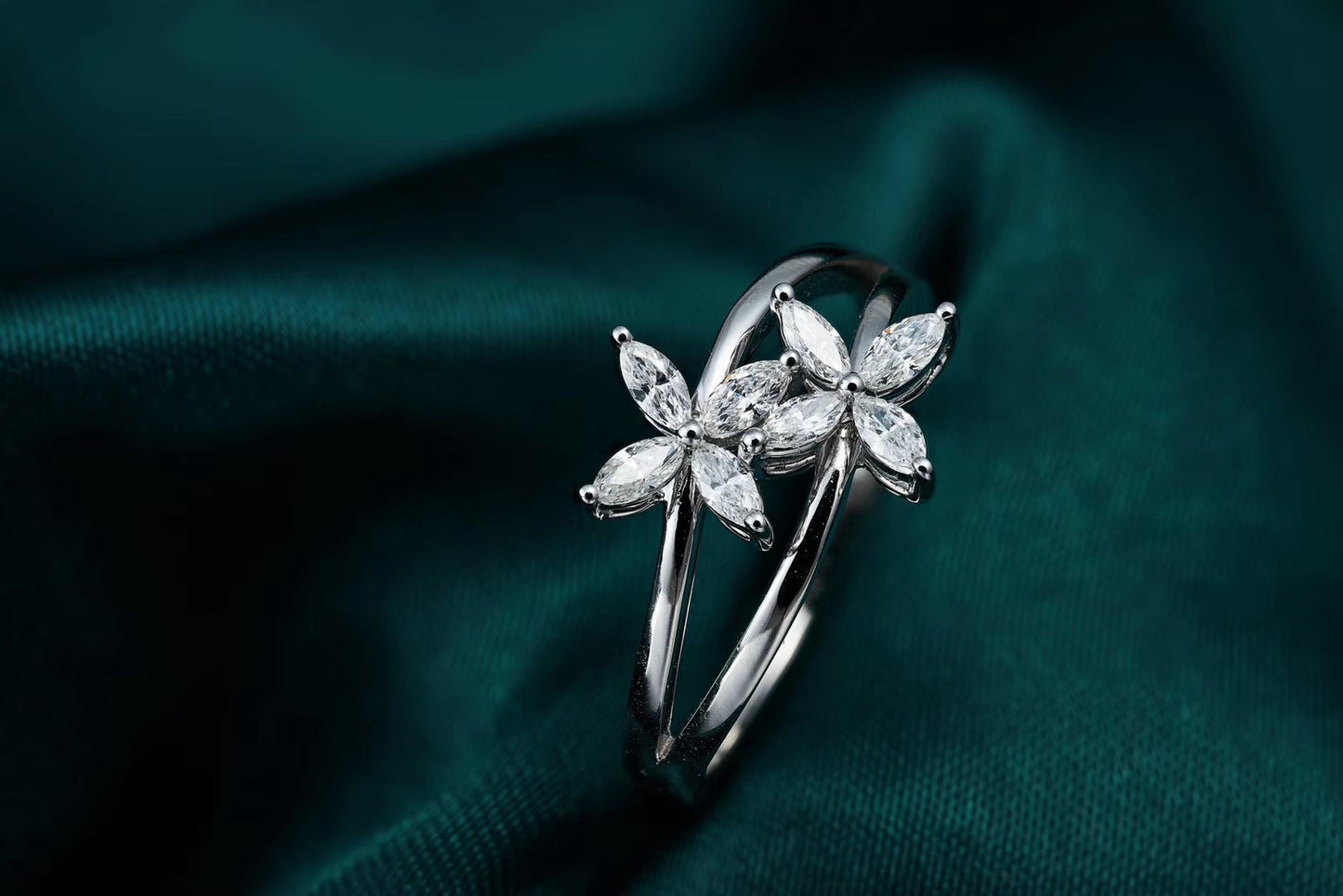 Exquisite Double Flower Ring - Premium Jewelry Piece - White Diamond Ring