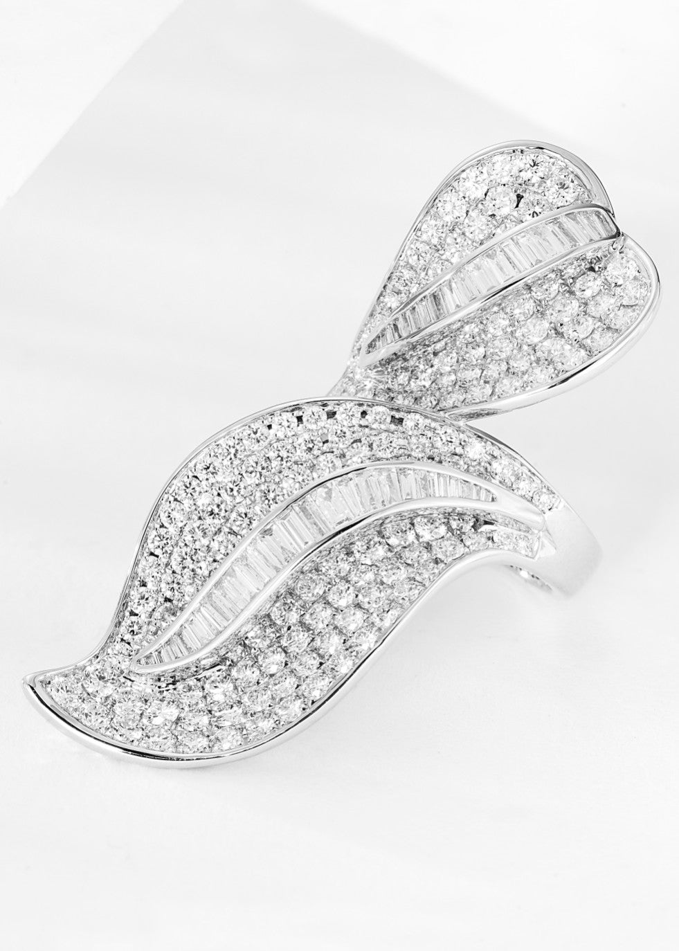 Exquisite Double-Leaf Ring - Premium Jewelry Collection - White Diamond Ring