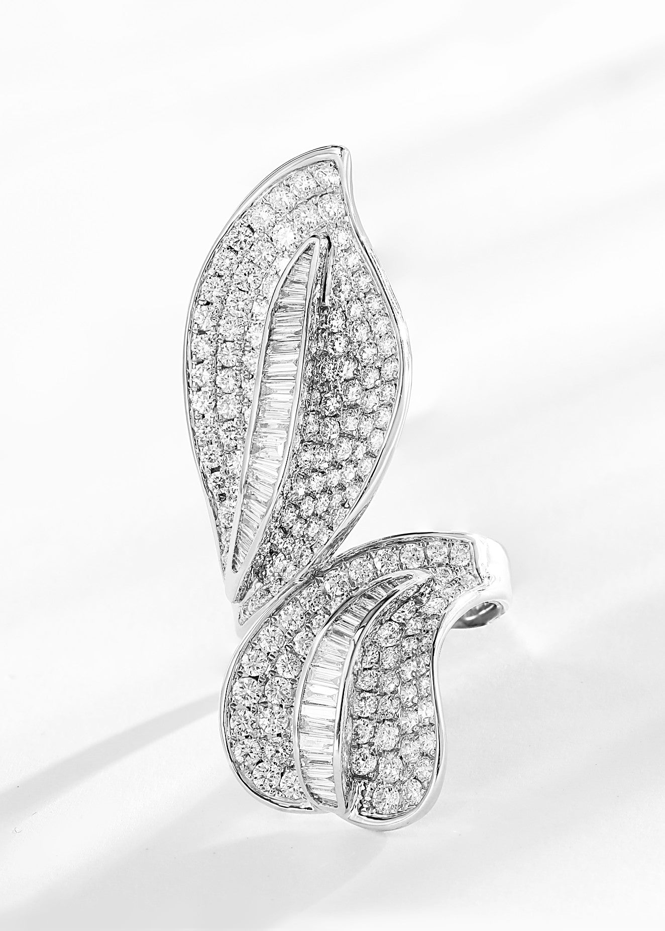 Exquisite Double-Leaf Ring - Premium Jewelry Collection - White Diamond Ring