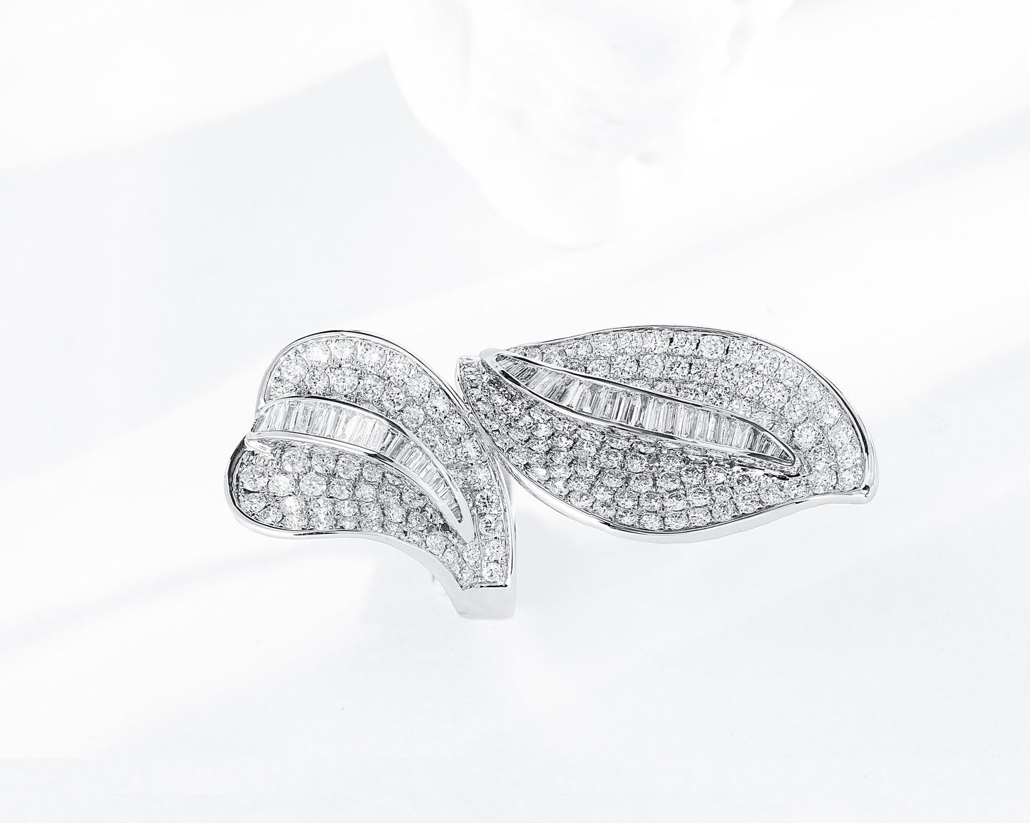 Exquisite Double-Leaf Ring - Premium Jewelry Collection - White Diamond Ring