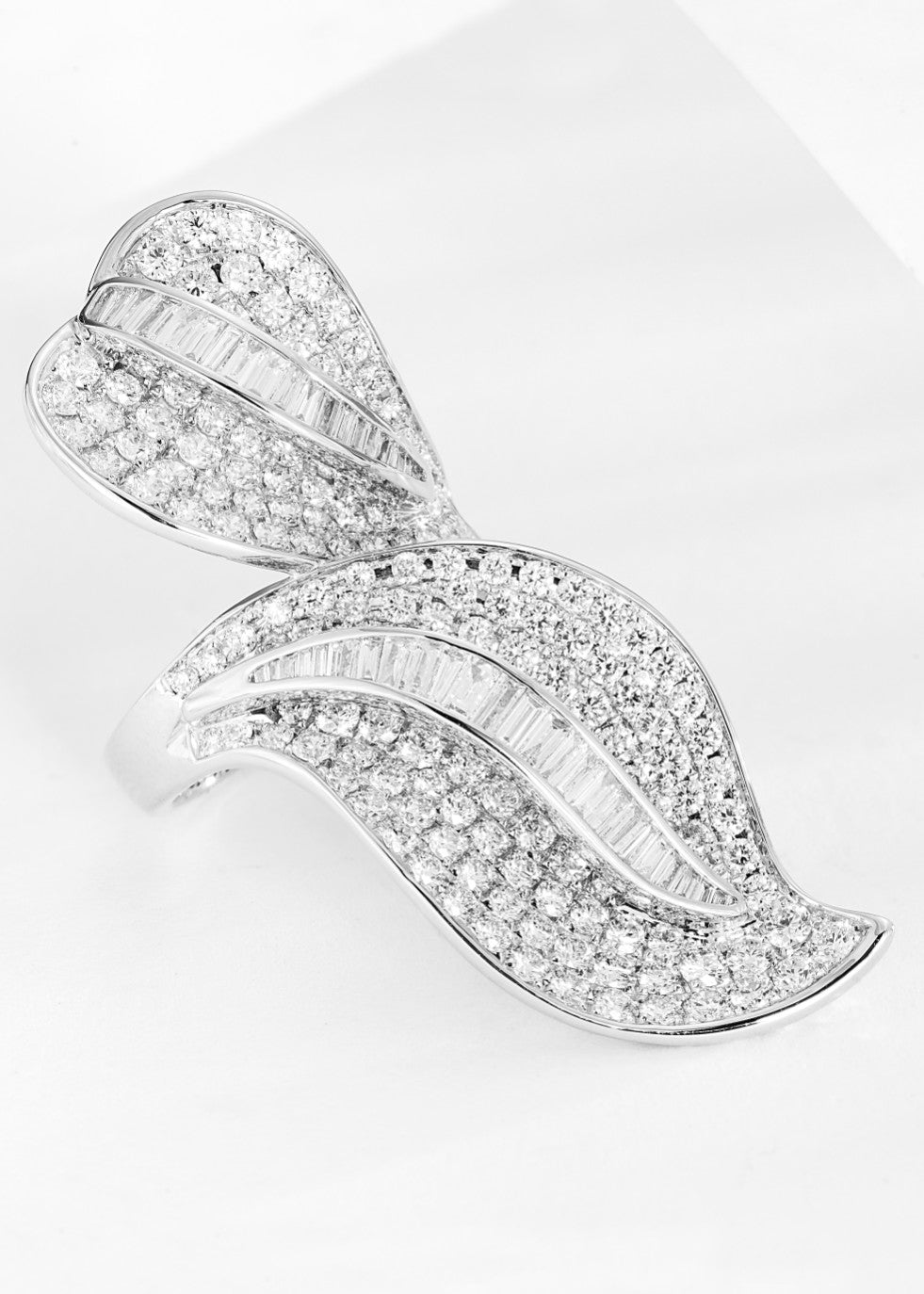 Exquisite Double-Leaf Ring - Premium Jewelry Collection - White Diamond Ring