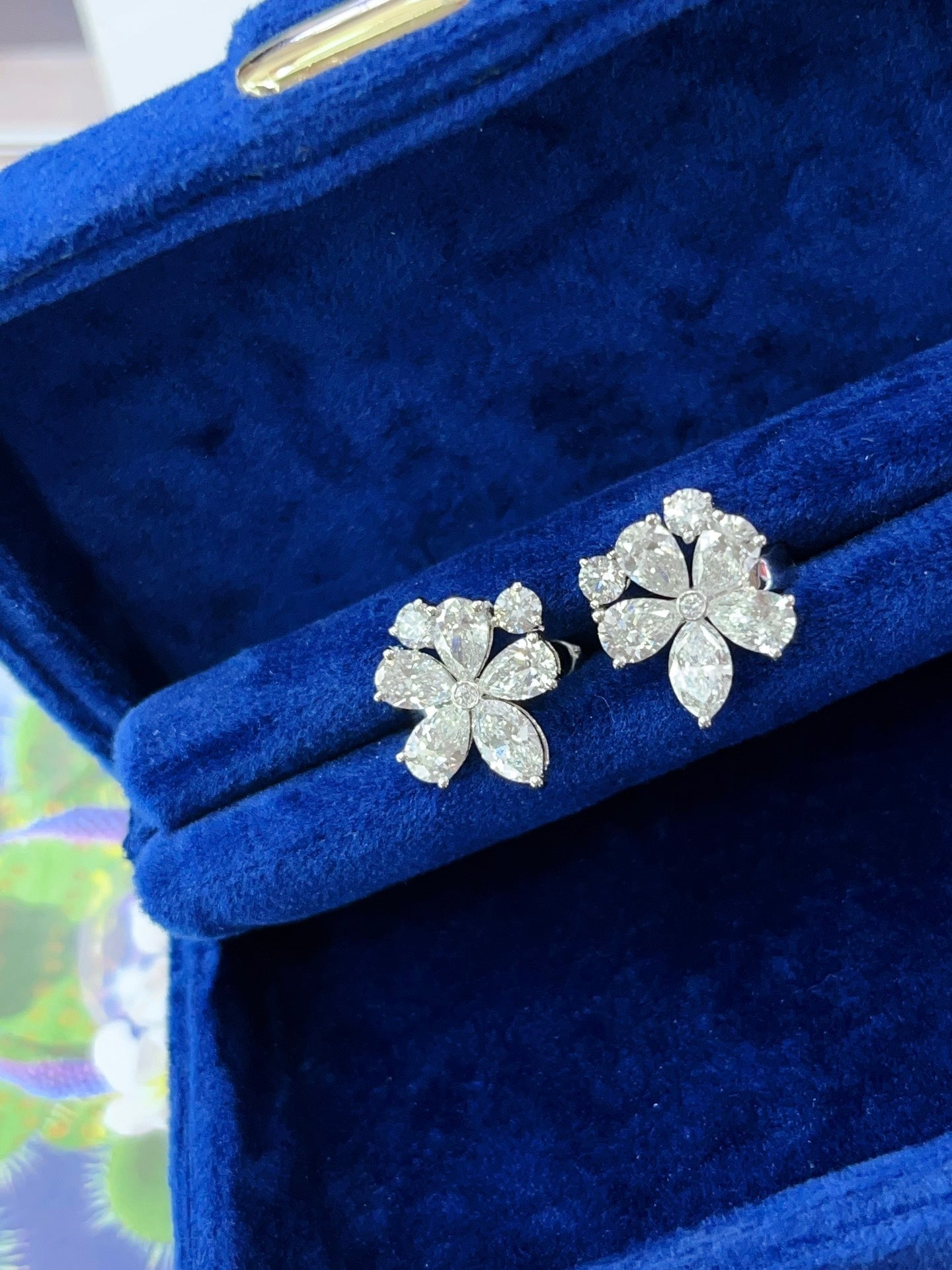 Exquisite Five-Flower Round Diamond Earrings - Luxury Jewelry - Jeweler.Jewelry