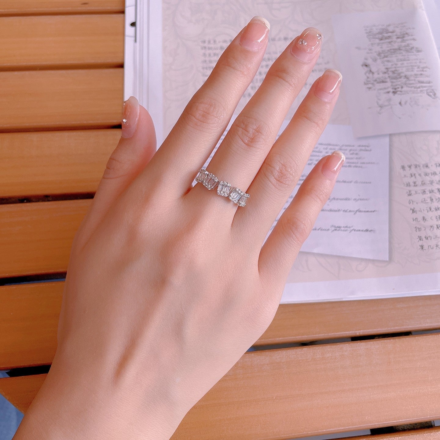 Exquisite Five-Stone Round Ladder Ring - Luxury Jewelry - White Diamond Ring