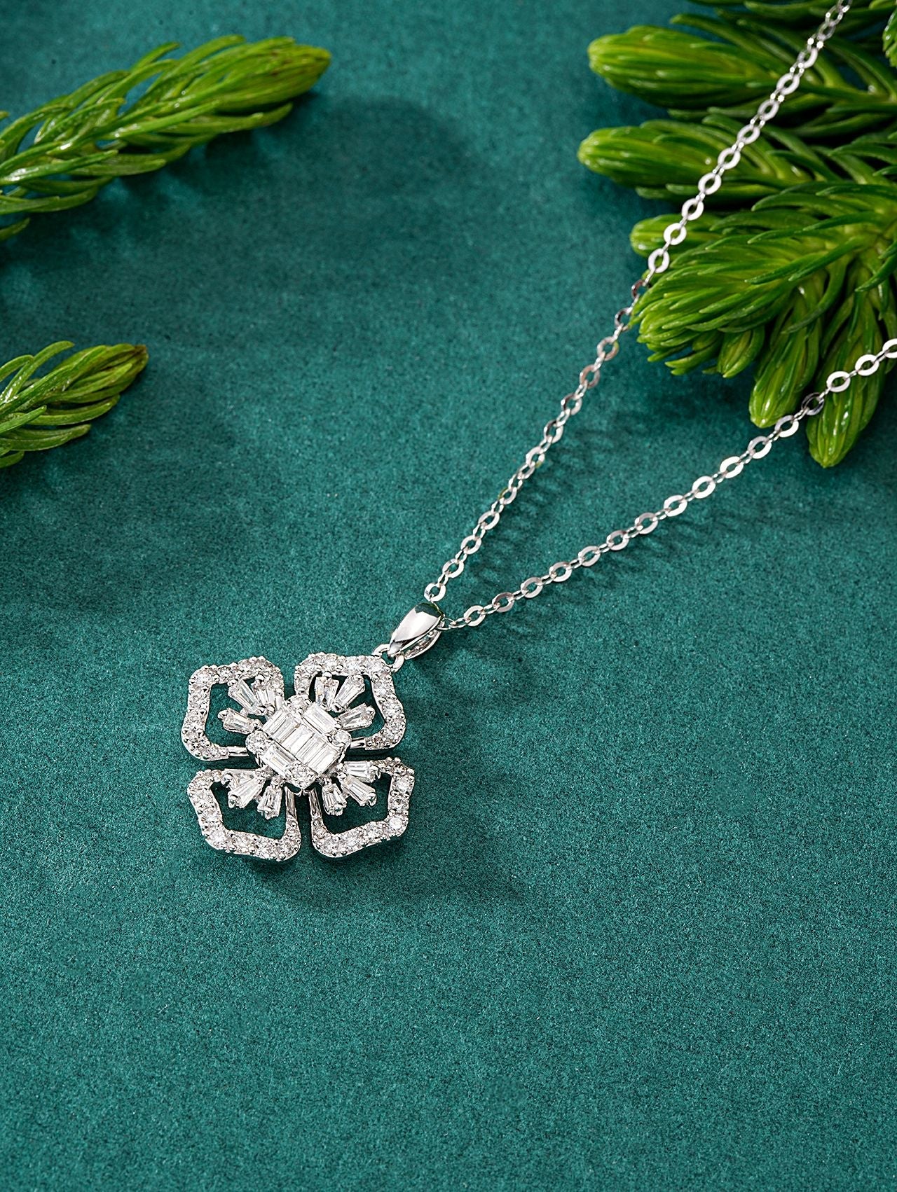 Exquisite Four-Flower Pendant in 3D Design - Premium Jewelry - White Diamond Pendant