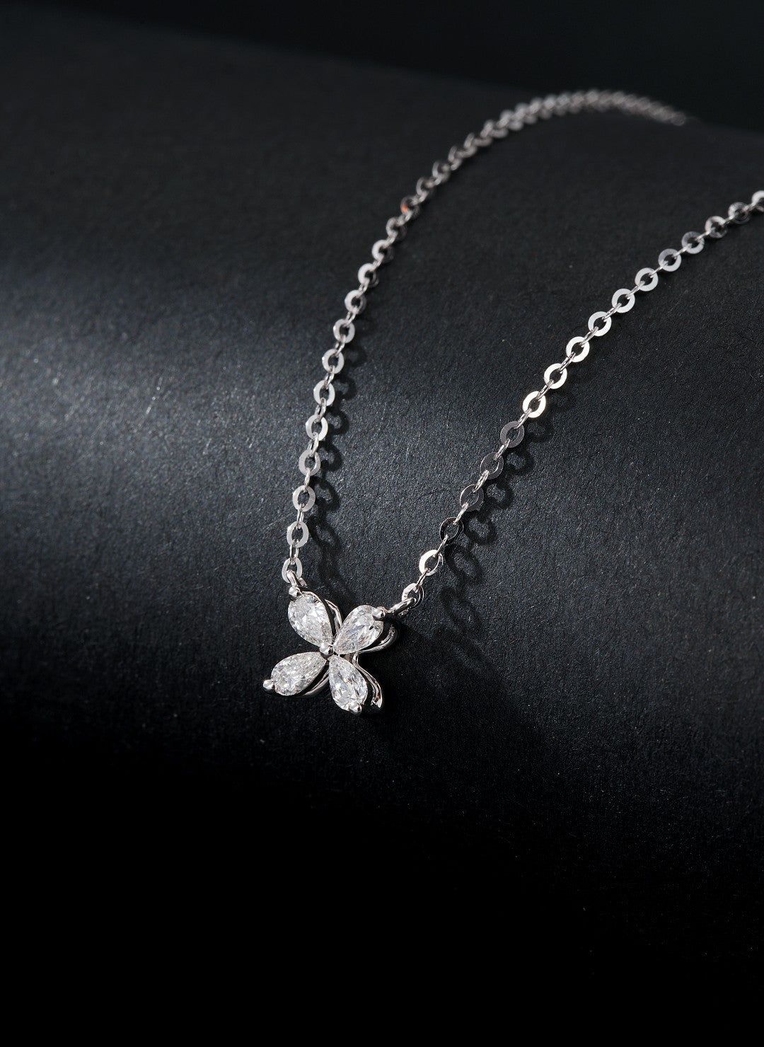 Exquisite Four-Leaf Water Drop Pendant Jewelry - White Diamond Pendant