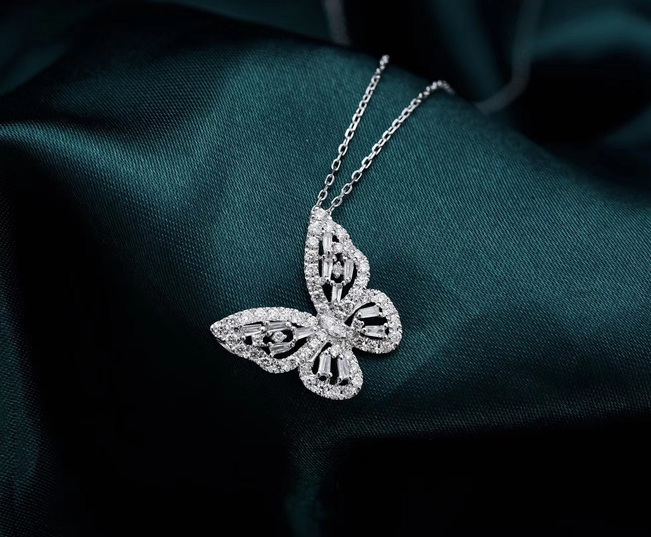 Exquisite Hollowed-Out Butterfly Pendant Jewelry - White Diamond Pendant