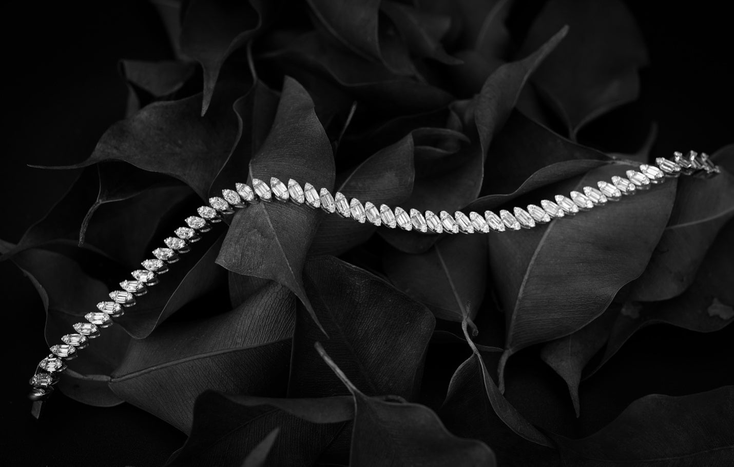 Exquisite Marquise-Cut Diamond Bracelet - Premium Jewelry Collection - White Diamond Bracelet