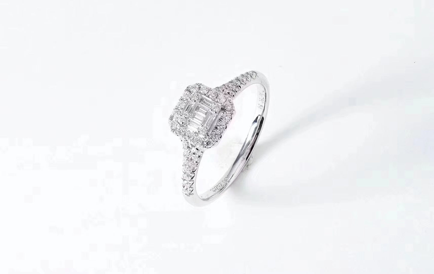 Exquisite Octagonal Trapezoid Y-Arm Ring - Fine Jewelry Piece - White Diamond Ring