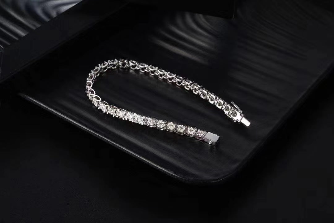 Exquisite Ox Head Bracelet - Premium Jewelry Collection - White Diamond Bracelet