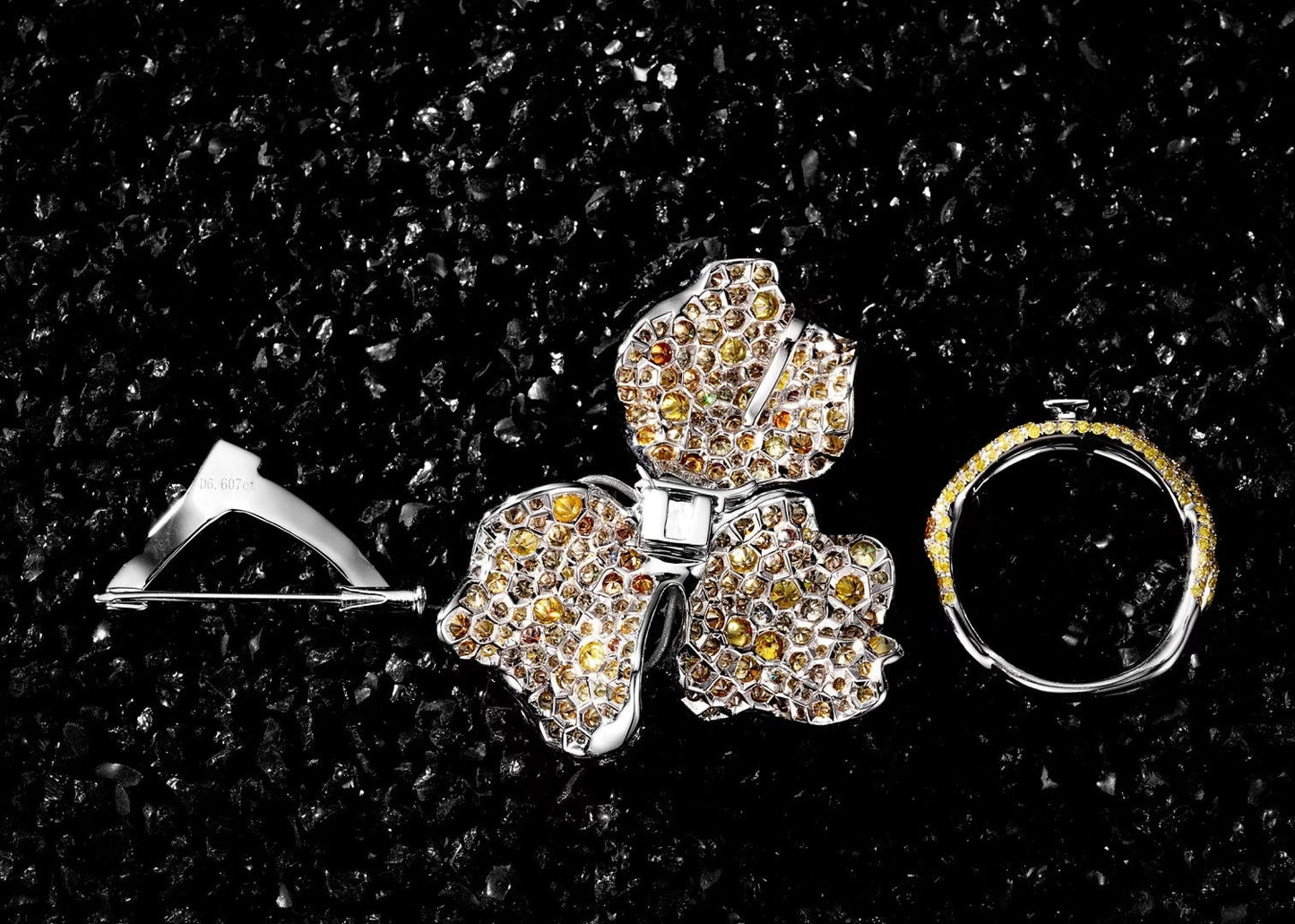 Exquisite Three-Piece Jewelry Set: Diamond Pendant Brooch and Ring - Yellow Diamond Pendant