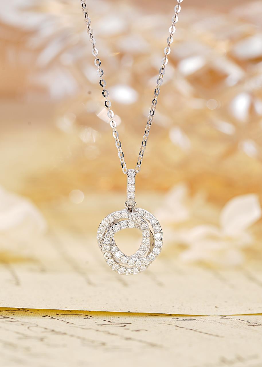 Exquisite Three-Piece Jewelry Set: Earrings & Pendant - White Diamond Pendant