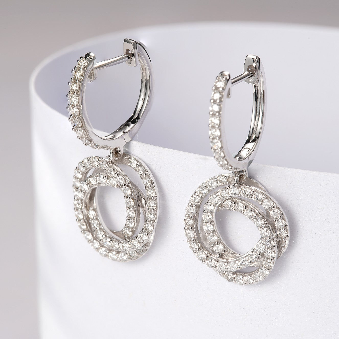 Exquisite Three-Piece Jewelry Set: Earrings & Pendant - White Diamond Pendant