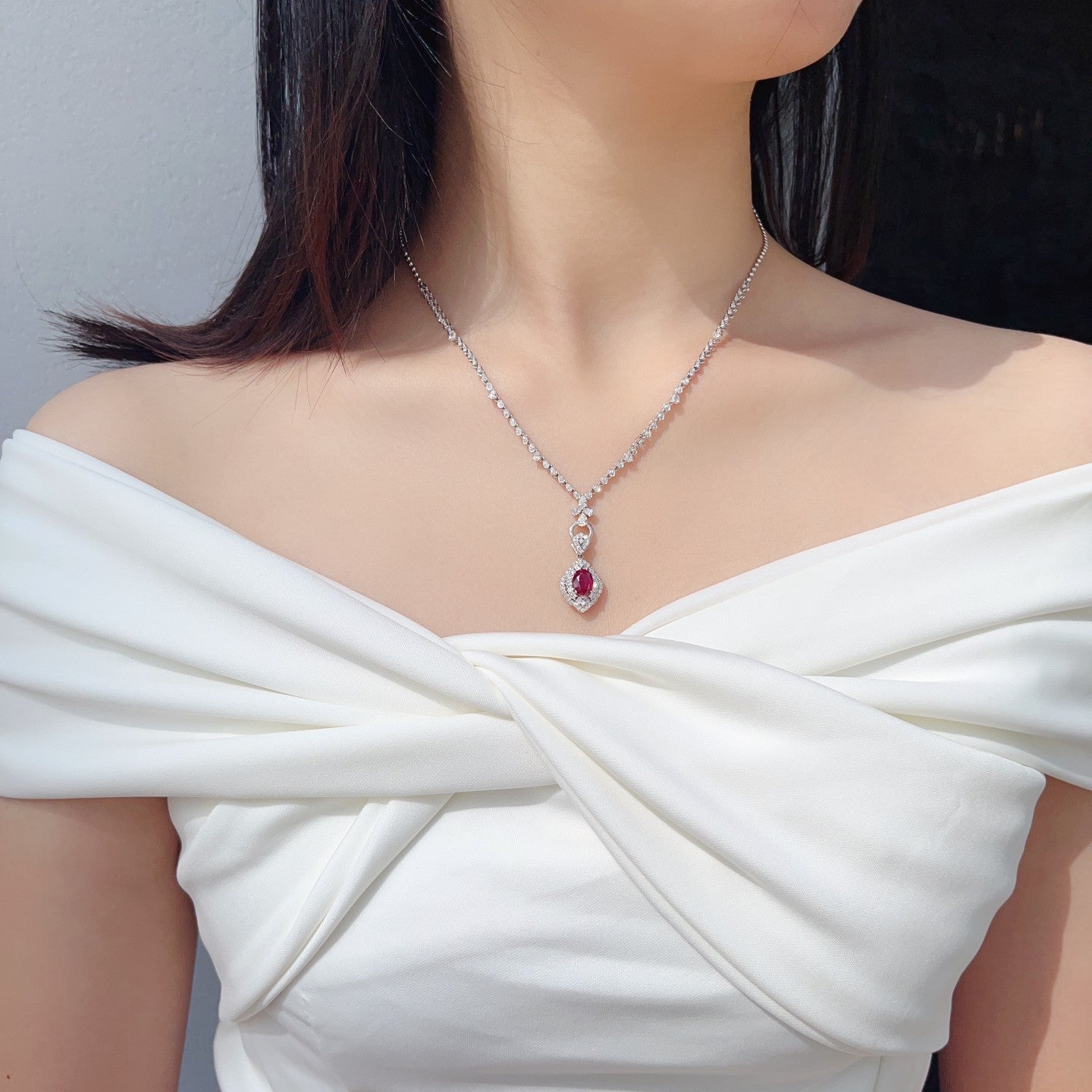 Exquisite Water Drop Pendant Necklace - Fine Jewelry Collection - Universal Chain